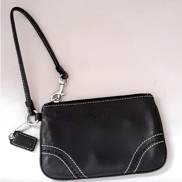 Coach Handbags - COACH Bag Black Leather Wristlet Clutch Purse